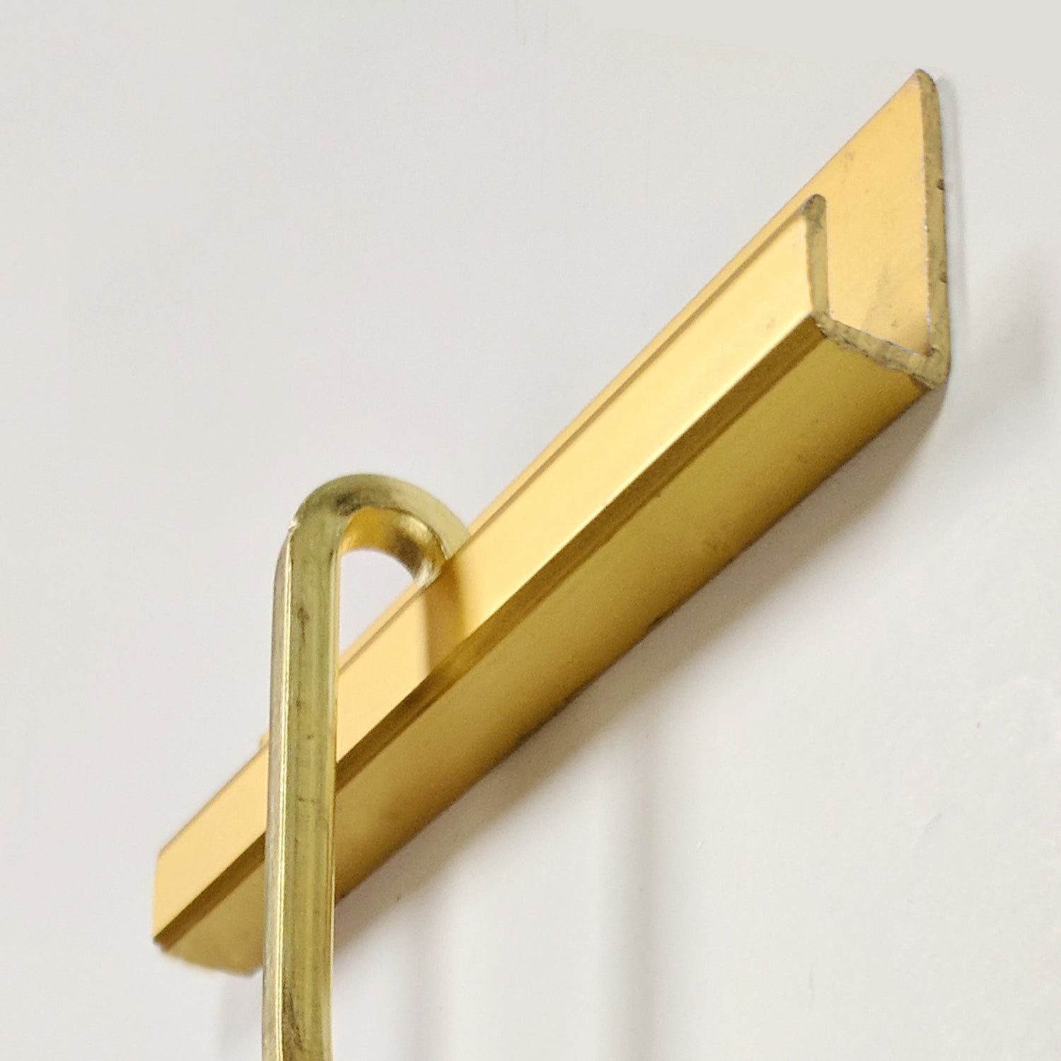 Picture Framing Hardware – Frameware LLC